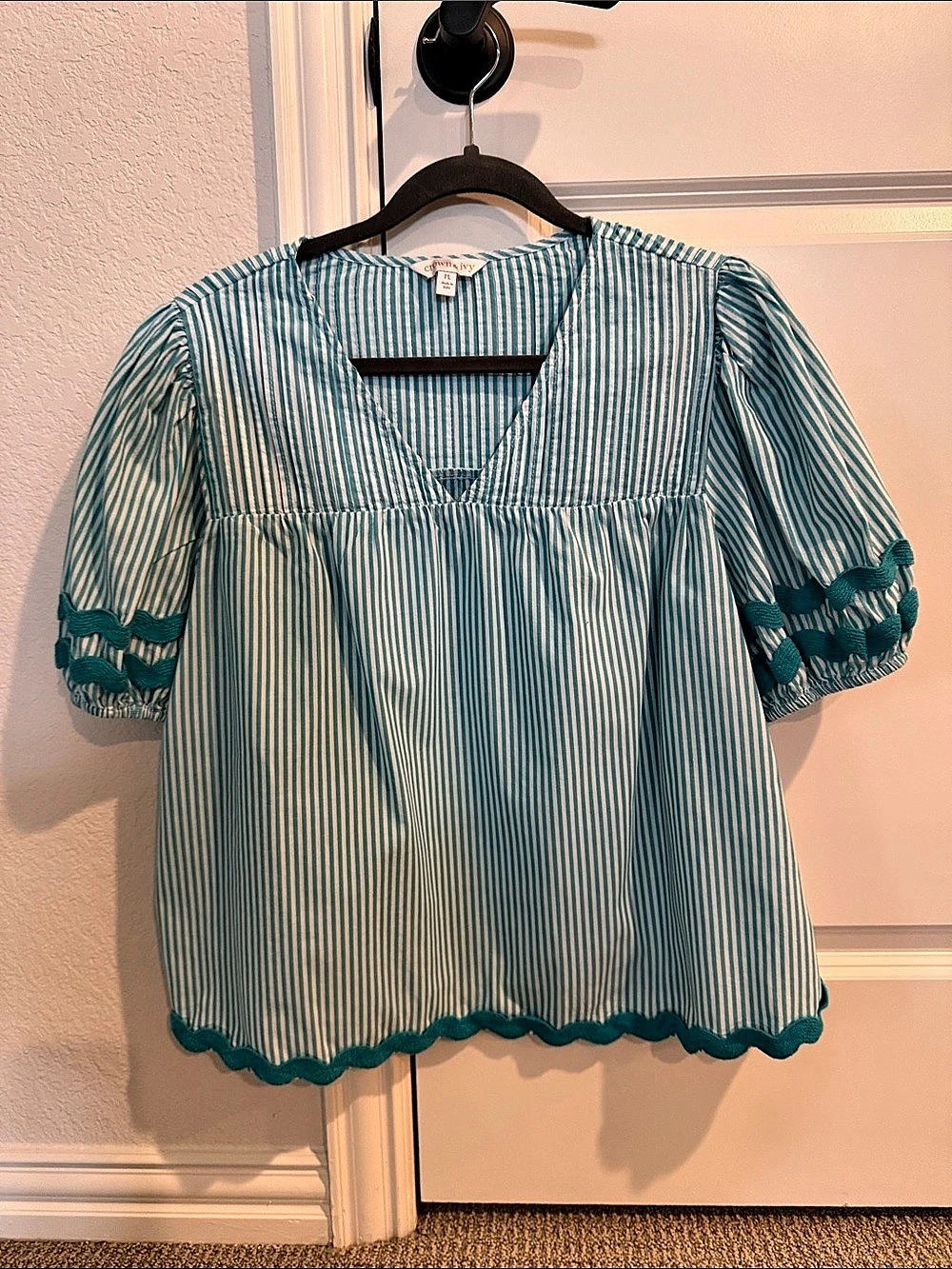 Crown & Ivy Striped V-Neck Blouse Blue & White XL